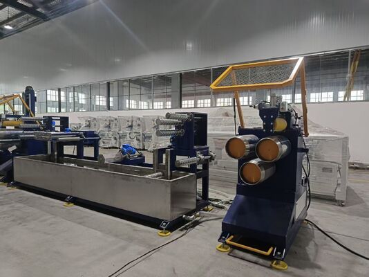 Sistema de eliminación de agua en dos etapas para el producto seco antes del enrollamiento