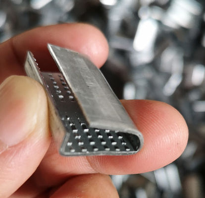 Silencios de poliéster PET con correas metálicas de agarre Superficie normal o electroplacada 2000pcs/caja